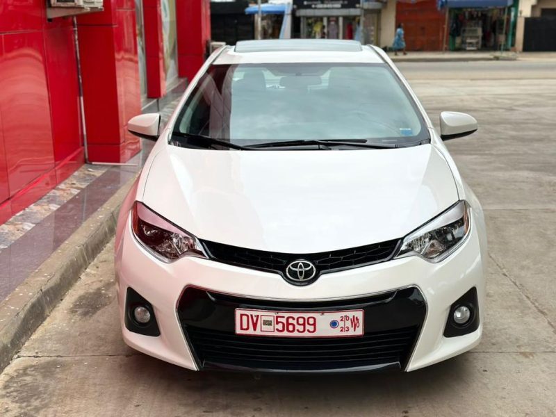 2015 Toyota corrola Full option Eco for Sale in Accra